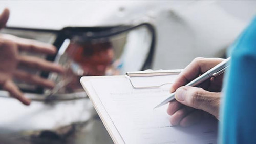 Auto-Schaden-Gutachter-303497323-AS-pairhandmade