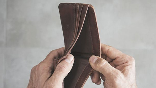 Haende-Geldbeutel-leer-200122230-AS-sebra