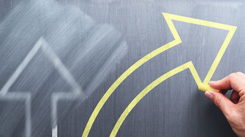 Hand-Kreide-Pfeil-278473123-AS-tadamichi