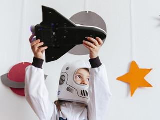 Maedchen-Astronaut-219876960-AS-beavera