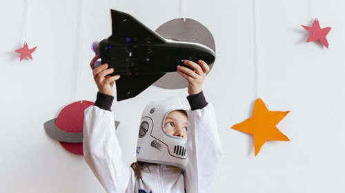 Maedchen-Astronaut-219876960-AS-beavera