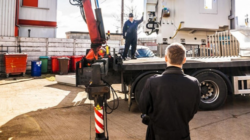 Anzugtraeger-Kran-Baustelle-AS-mpodrucki