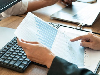 KollegInnen-Computer-Boersenkurs-328625377-AS-snowing12