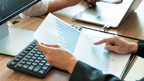 KollegInnen-Computer-Boersenkurs-328625377-AS-snowing12