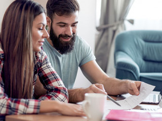 Paar-Laptop-Papier-200965202-AS-ivanko80