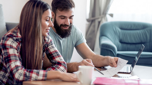 Paar-Laptop-Papier-200965202-AS-ivanko80