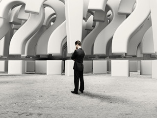 Anzugtraeger-Fragezeichen-57889432-AS-peshkova