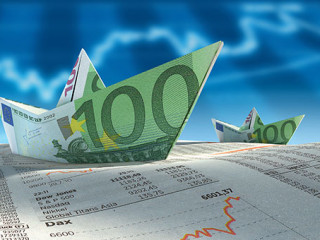 Geldschein-Schiffe-Boersenkurs-54669668-AS-peterschreiber-media