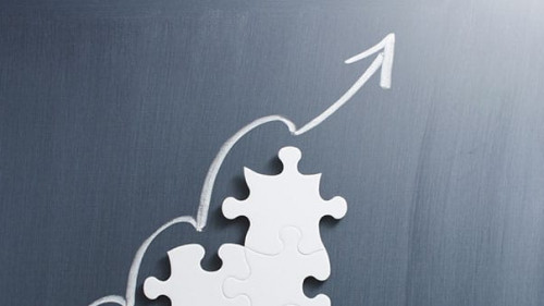 Puzzle-Pfeil-114496463-AS-tadamichi