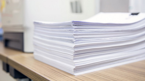 Aktenstapel-381066830-AS-vchalup