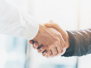 Handschlag_109439683-AS-SFIO-CRACHO