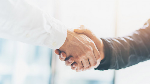 Handschlag_109439683-AS-SFIO-CRACHO