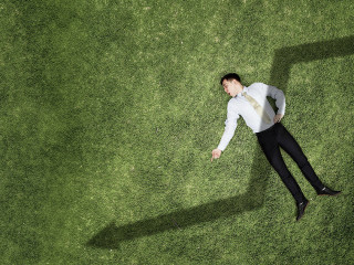 Gras-Pfeil-Mann-230238506-AS-SergeyNivens