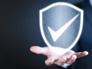 Anzugtraeger-Schild-Haken-190379048-AS-Worawut