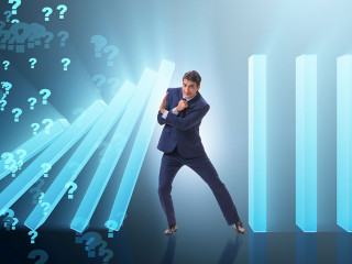 Anzugtraeger-Fragezeichen-Dominos-180443650-AS-Elnur