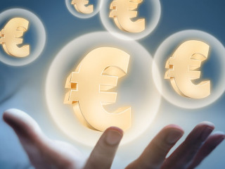 Hand mit Eurosymbolen