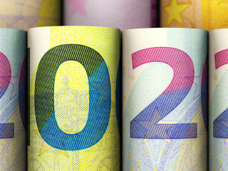 Jahreszahl 2022 aus Euroscheinen