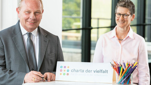 Charta-der-Vielfalt-Unterzeichnung-2022-DEVK