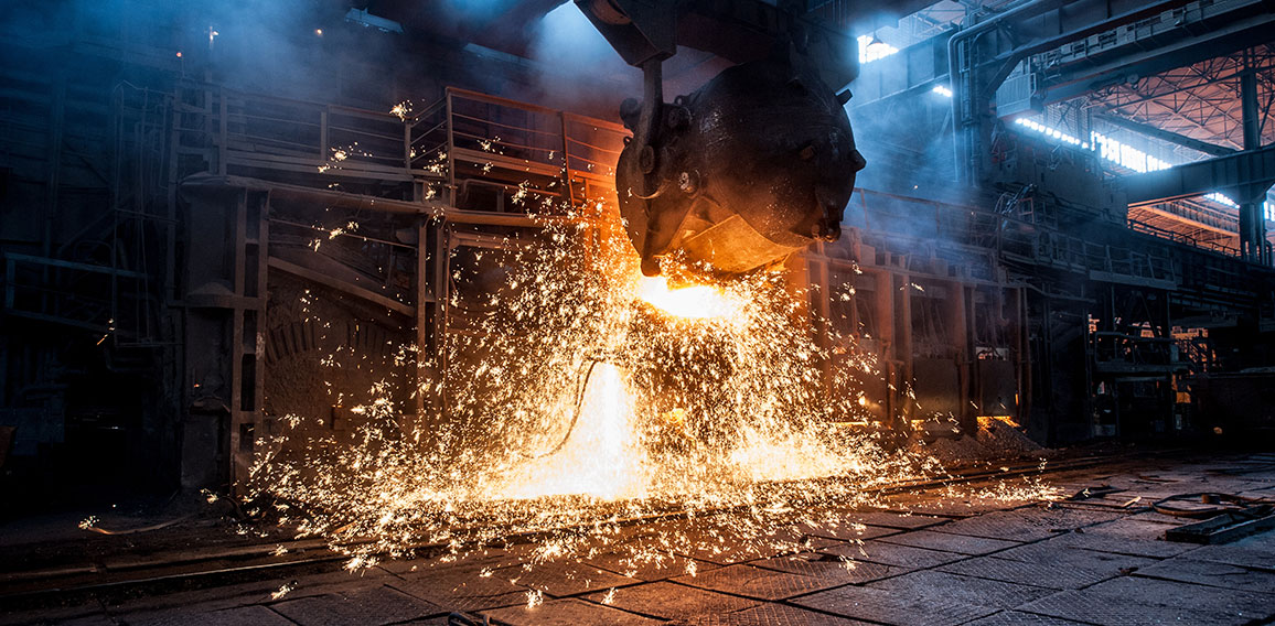 Pouring of liquid metal in open-hearth furnace