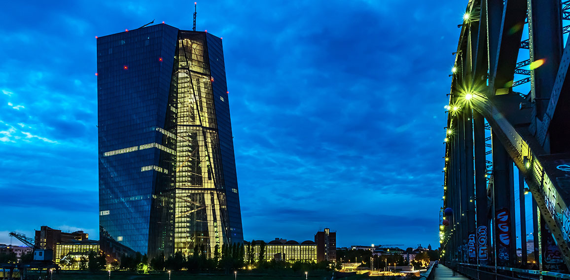 EZB Frankfurt zur blauen Stunde
