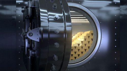 Geöffneter Tresorraum mit Goldbarren