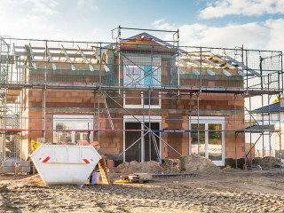 Eigenheim Rohbau in Sonne