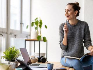 Freelancerin-410118006-AS-pikselstock