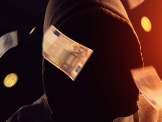 It's raining money, Hacker Stole Money