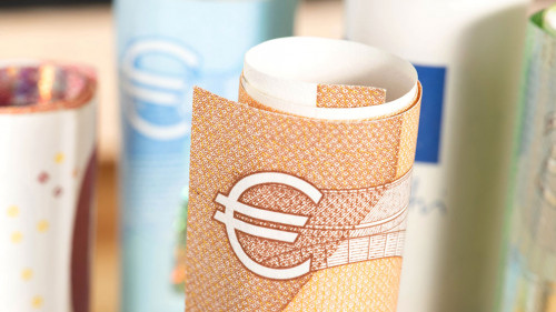 Nahaufnahme von verschiedenen Euro Banknoten