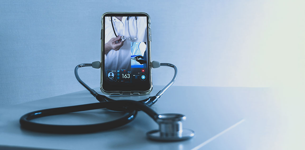 Telemedicine concept,Medical Doctor online communicating the pat