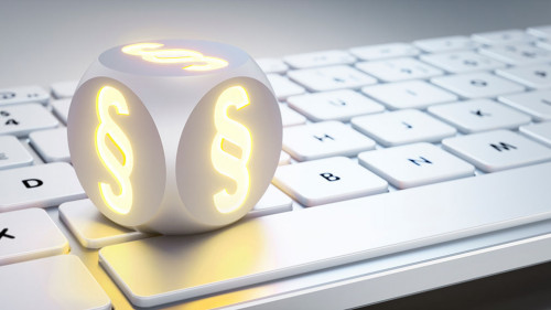 Tastatur-Paragraf-Wuerfel-450580296-AS-peterschreiber-media