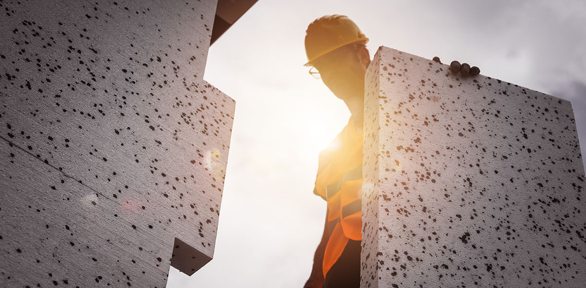 Polystyrene thermal cladding for energy saving on a construction site