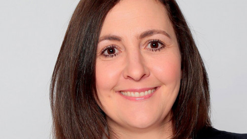 Nadine-Kuegler-2022-Aon