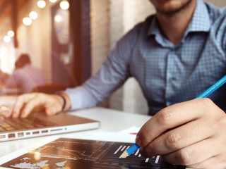 Analyse-Laptop-Tablet-122837676-AS-opolja