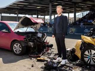 SCHWEIZ CRASHTEST ELEKTROAUTO DUEBENDORF
