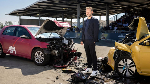 SCHWEIZ CRASHTEST ELEKTROAUTO DUEBENDORF