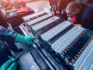 Charging the batteries of the elecric motor. Disassembling the battery of an electric vehicle engine