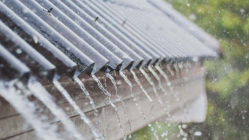 rain flow on the roof