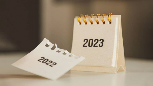 year change from 2022 to 2023 on table calendar