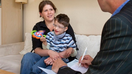 Vier häufige Irrtümer wenn Kinder pflegebedürftig sind