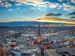 Luftbildaufnahme der Stadt Bonn mit Münster