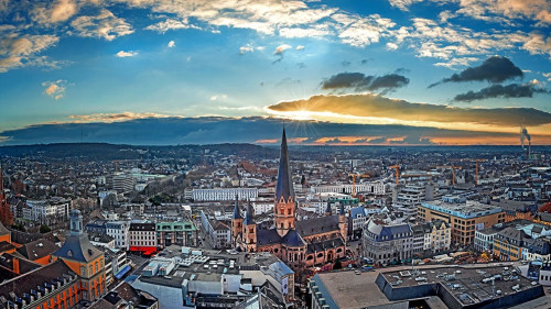 Luftbildaufnahme der Stadt Bonn mit Münster
