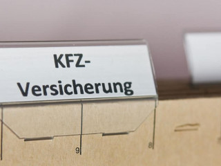 KFZ-VERSICHERUNG
