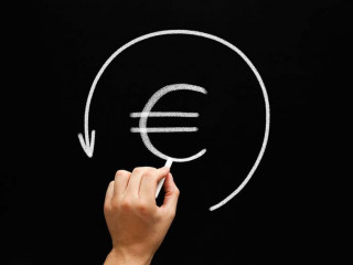Refund Euro Arrow Concept Blackboard