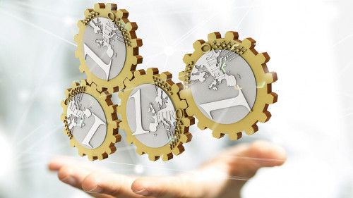 Hand-Euro-Zahnraeder-129576350-AS-vegefox-com