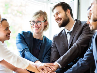 AnzugtraegerInnen-Team-90222600-AS-drubig-photo