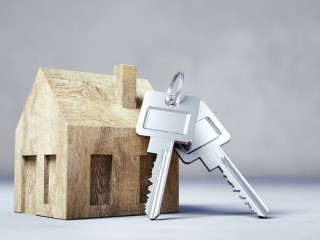 Bauklotz-Häuschen mit Schlüsseln