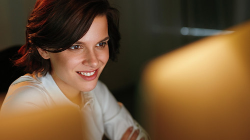 Frau-Computer-213643391-AS-puhhha