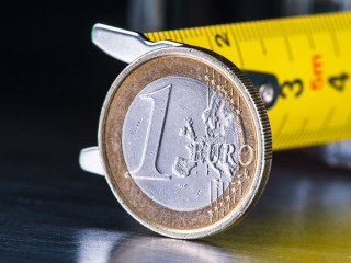 Euro-Maßband-531526054-AS-salita2010