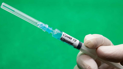 Corona-Impfstoff-377411118-AS-massimiliano